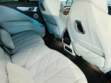 BMW XM/HUD / BOW&WILK / PANO / MASSAGE