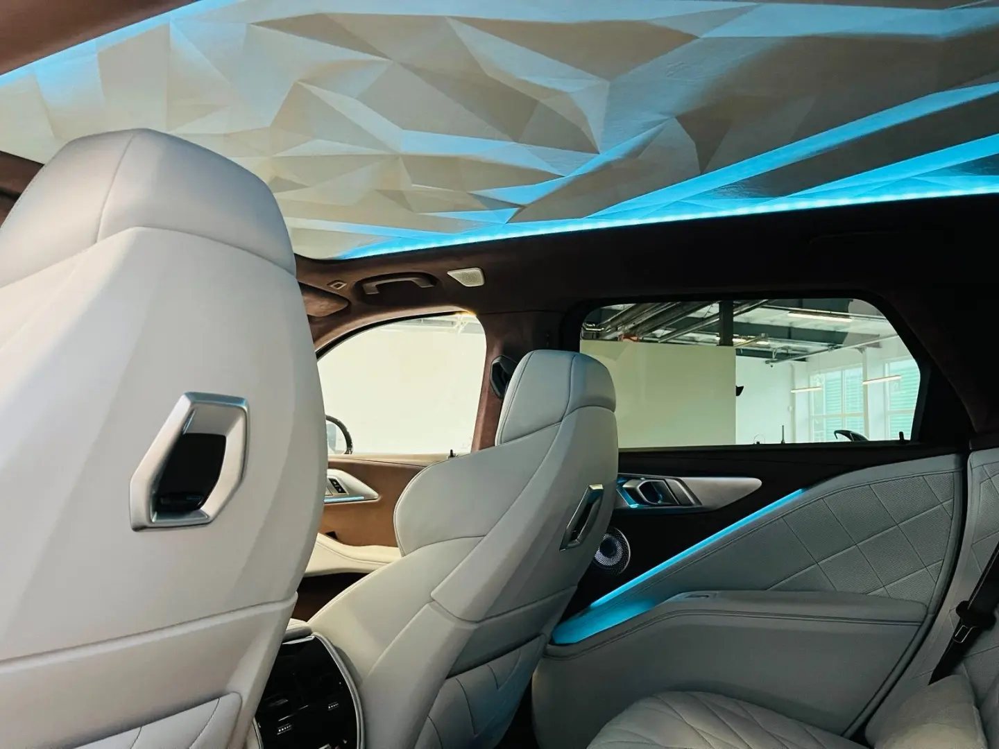 BMW XM/HUD / BOW&WILK / PANO / MASSAGE
