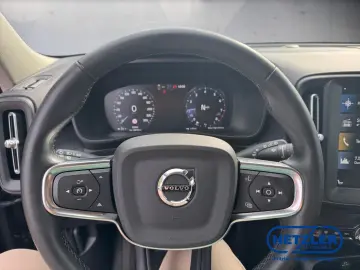 XC40 Momentum Core 2WD T2 EU6d Digitales Cockpit