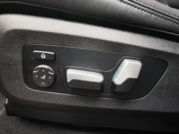 BMW X5 xDrive30d AT MHEV
