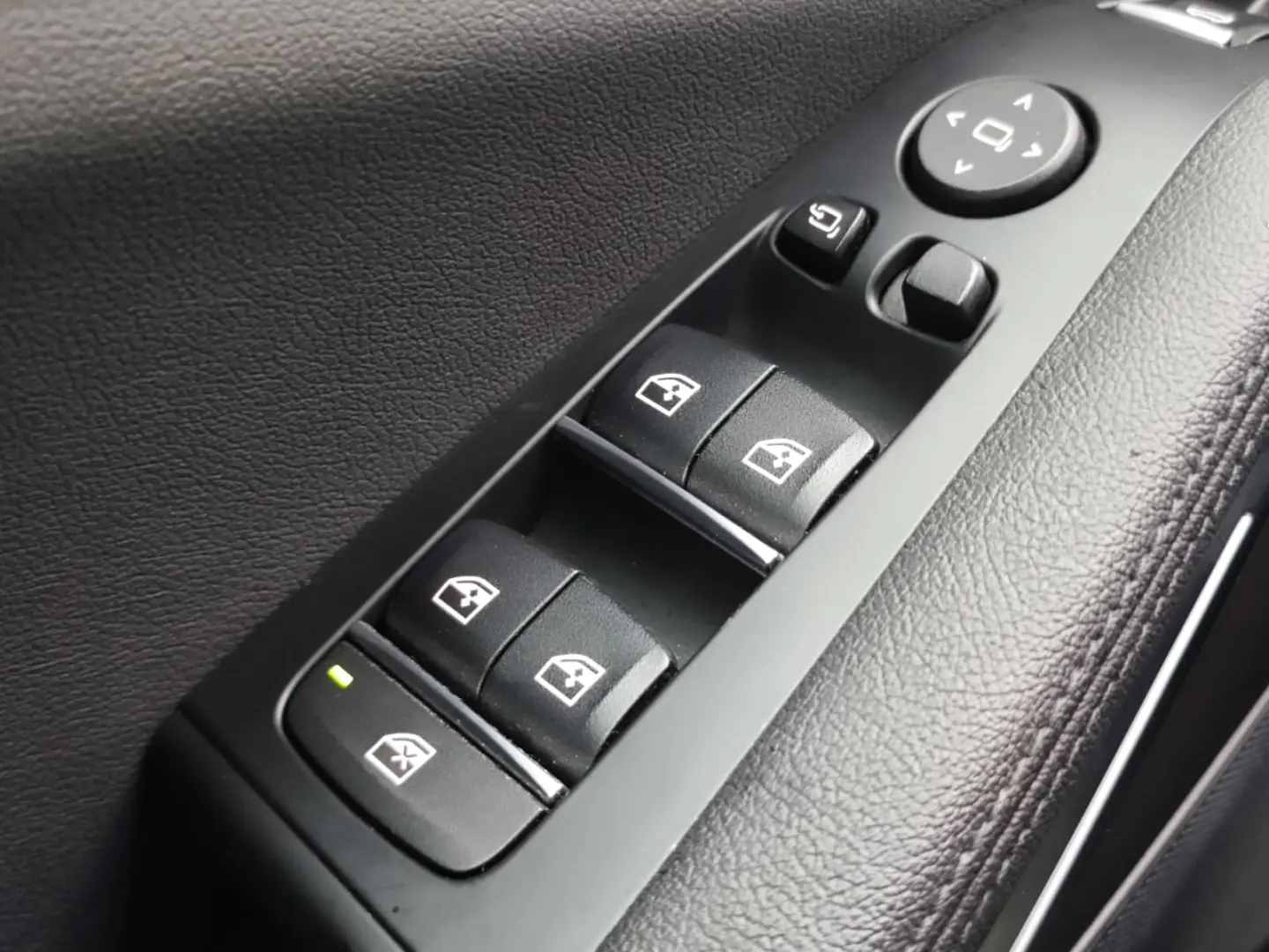 BMW X5 xDrive30d AT MHEV