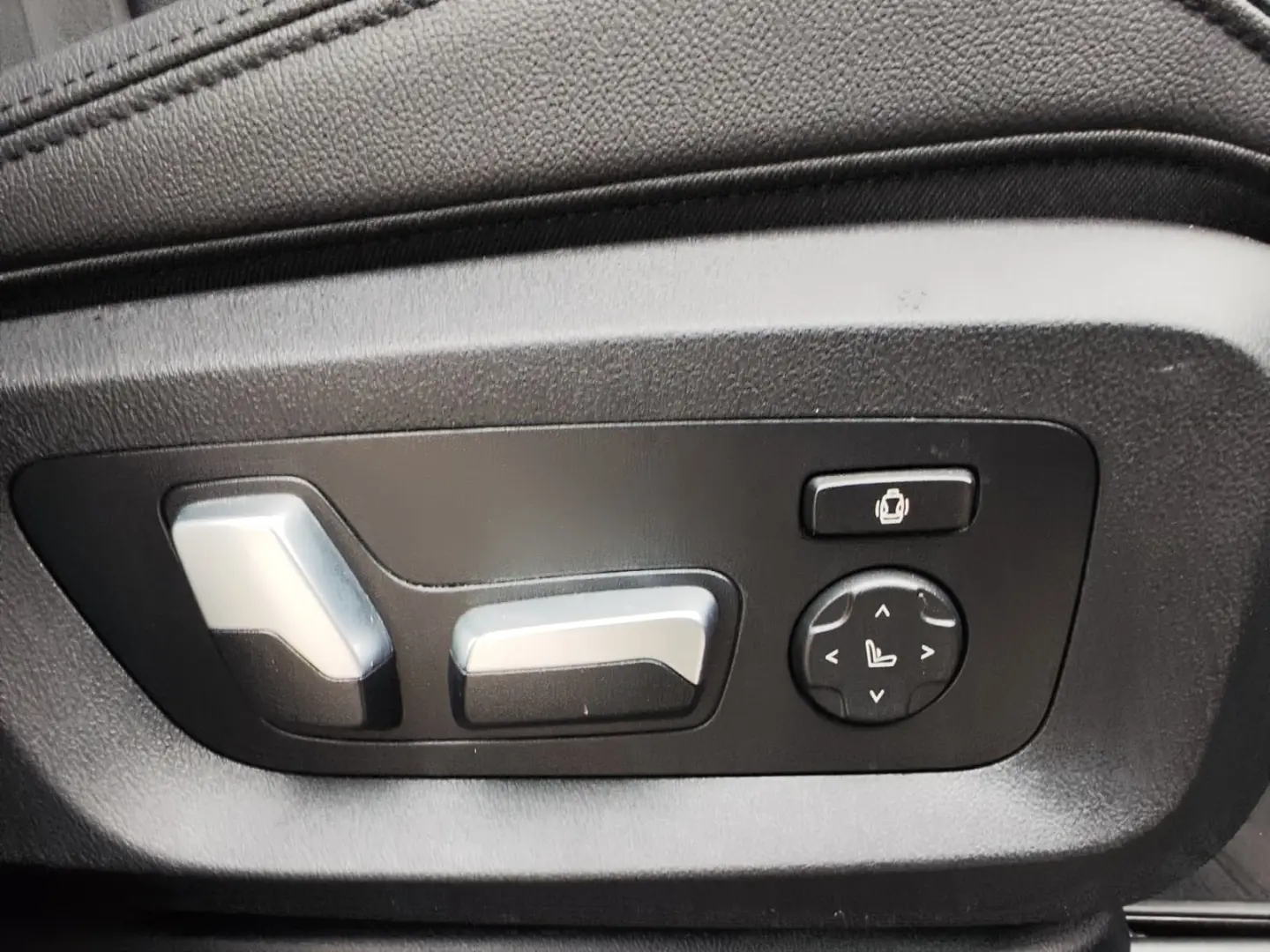 BMW X5 xDrive30d AT MHEV