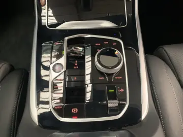 X7 xDrive40d M Sport Pro|SkyLounge|AHK|Standhzg
