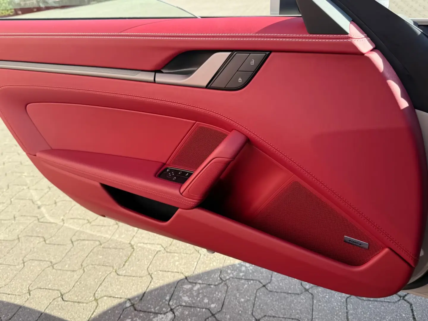 Porsche 992 CARRERA CABRIOLET
