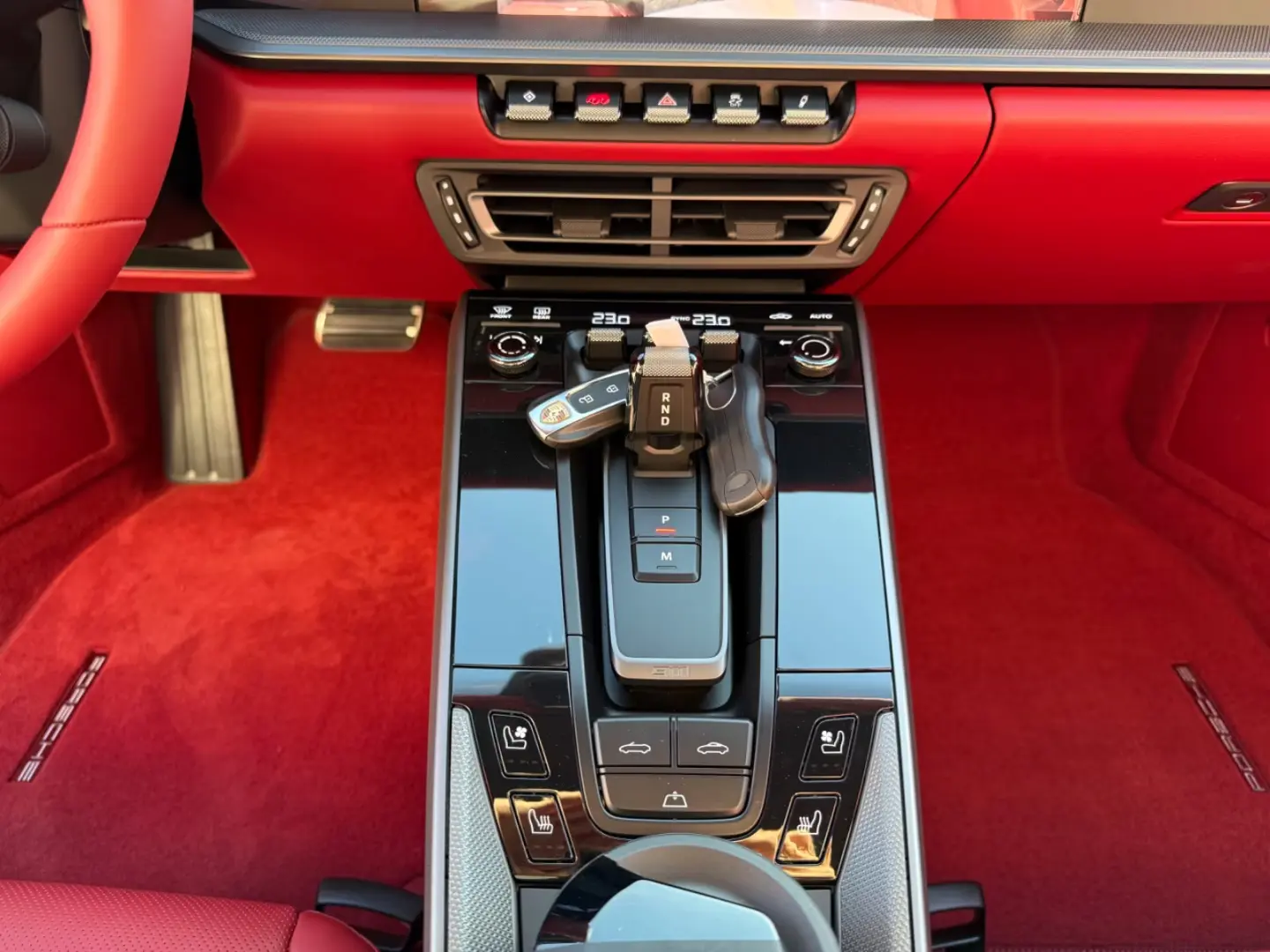 Porsche 992 CARRERA CABRIOLET