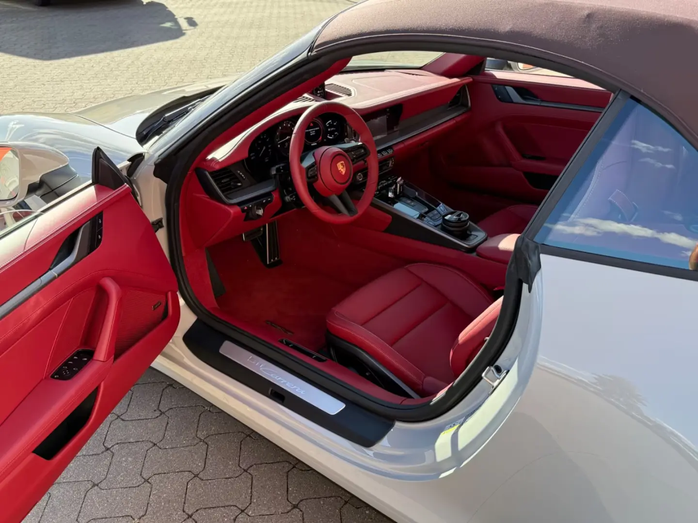 Porsche 992 CARRERA CABRIOLET