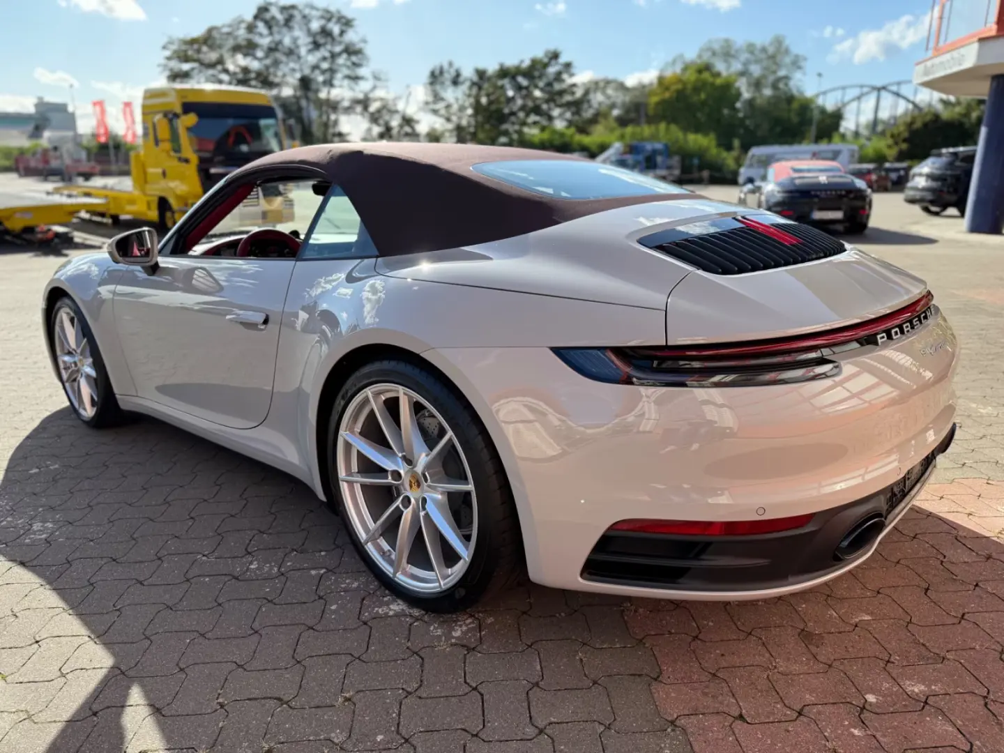 Porsche 992 CARRERA CABRIOLET