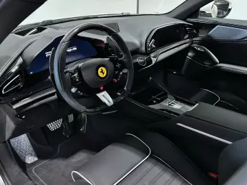 Purosangue | Carbon | Panorama | Massage Seats