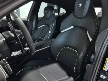 Purosangue | Carbon | Panorama | Massage Seats