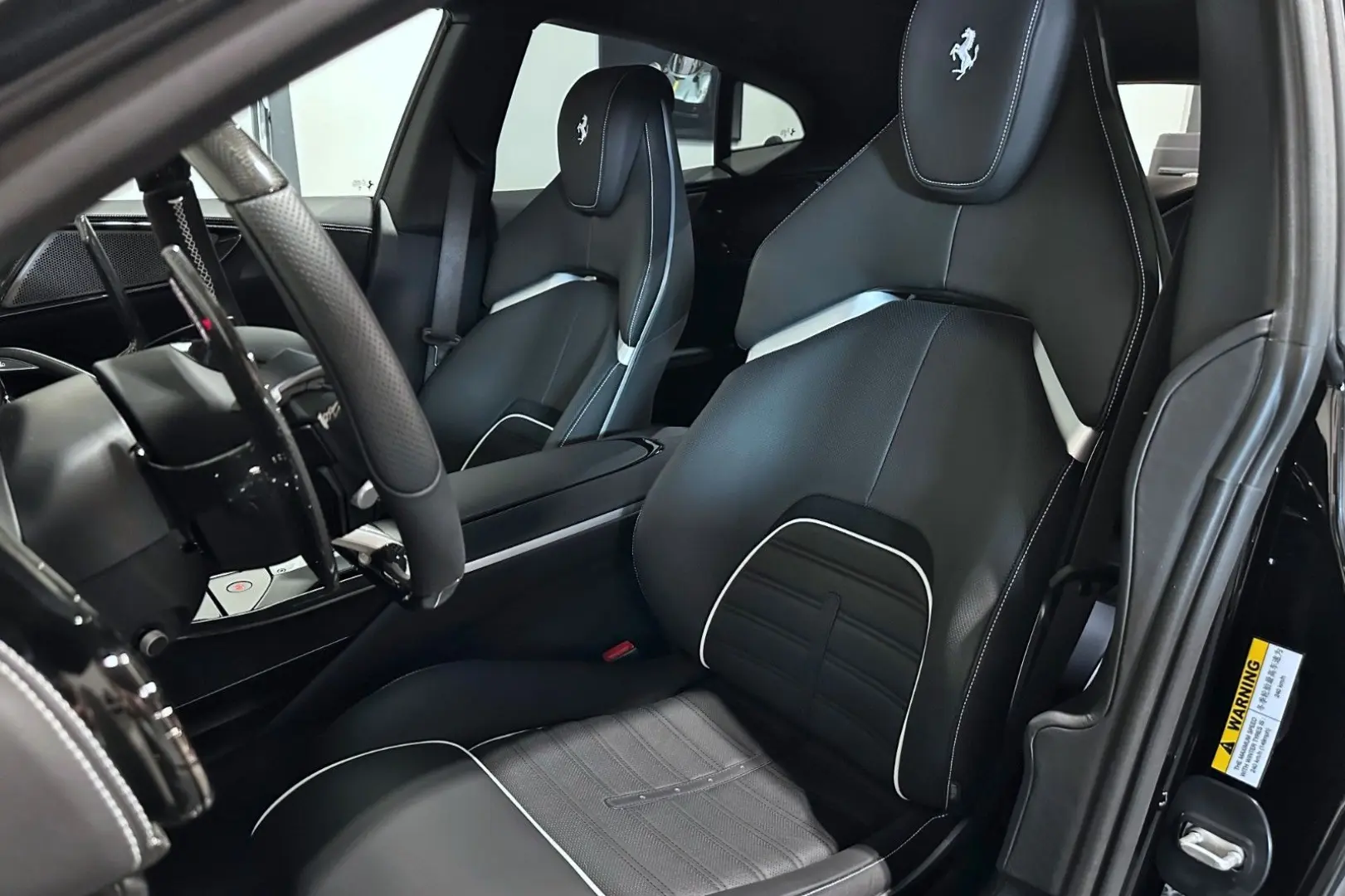 Purosangue | Carbon | Panorama | Massage Seats