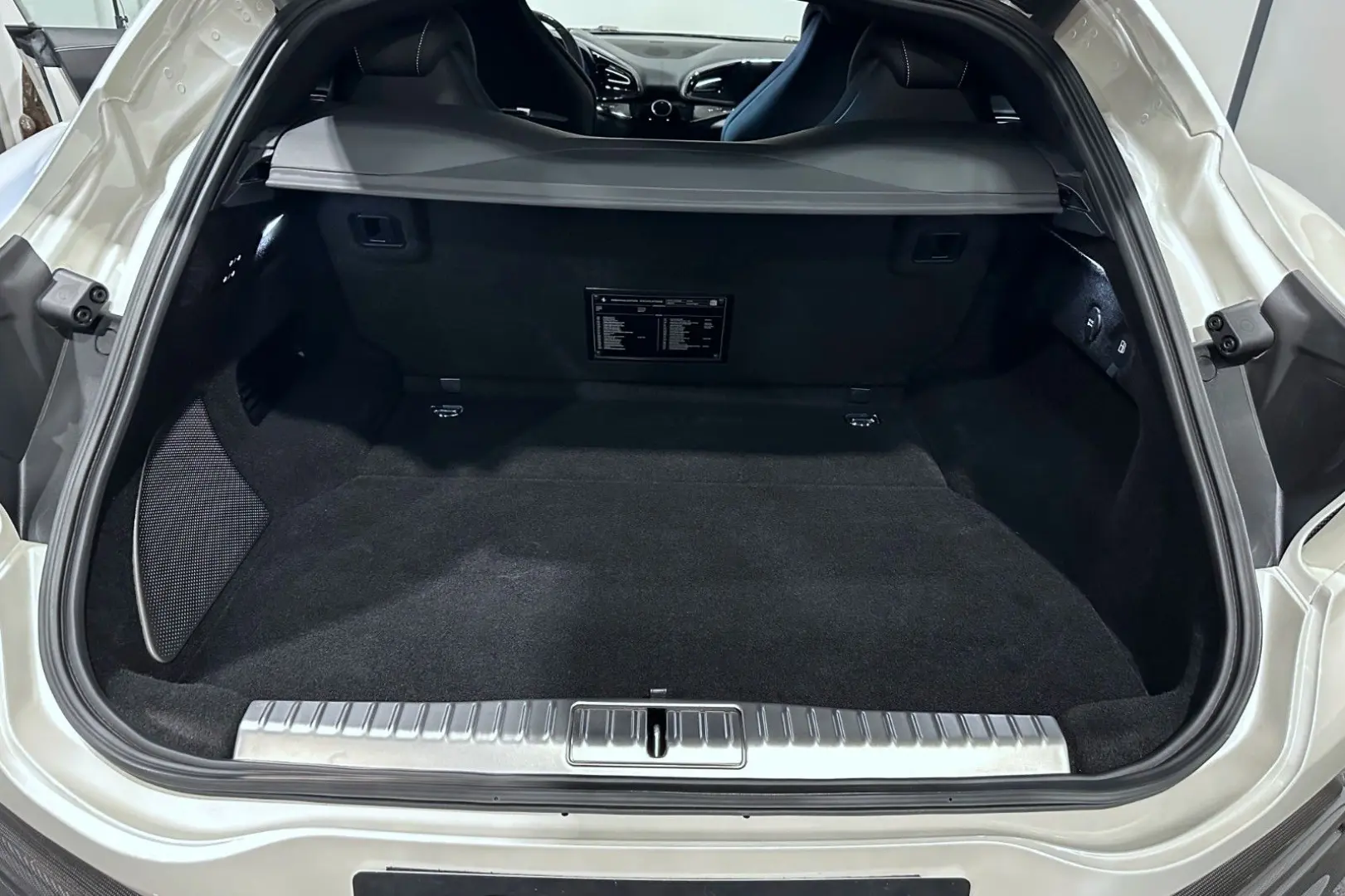 Purosangue | Carbon | Panorama | Massage Seats
