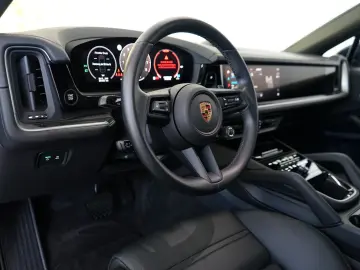Porsche Cayenne Coupe E-Hybrid/P-Display/NightVision/