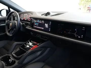 Porsche Cayenne Coupe E-Hybrid/P-Display/NightVision/