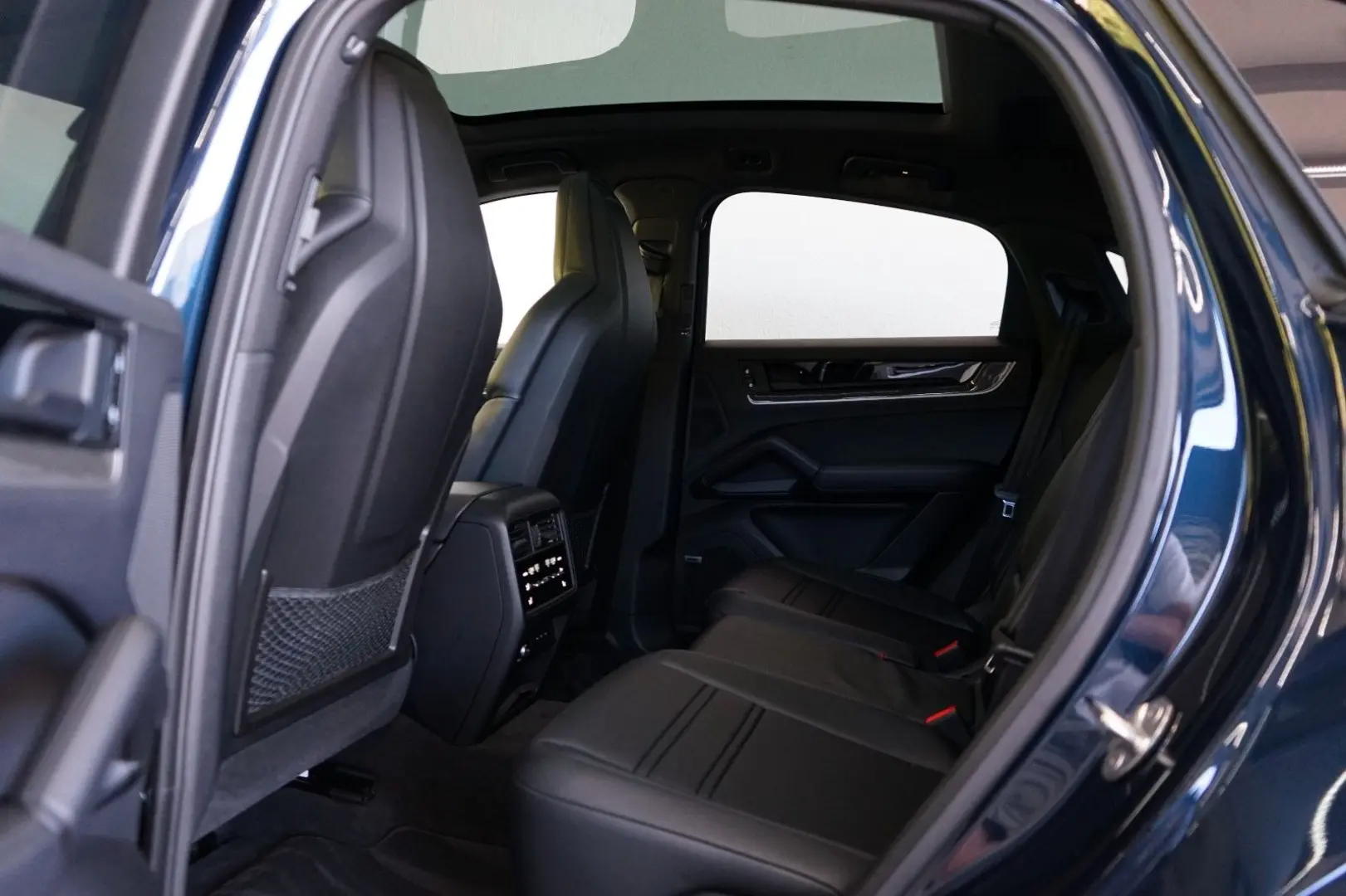 Porsche Cayenne Coupe E-Hybrid/P-Display/NightVision/