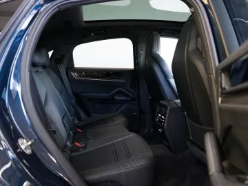 Porsche Cayenne Coupe E-Hybrid/P-Display/NightVision/