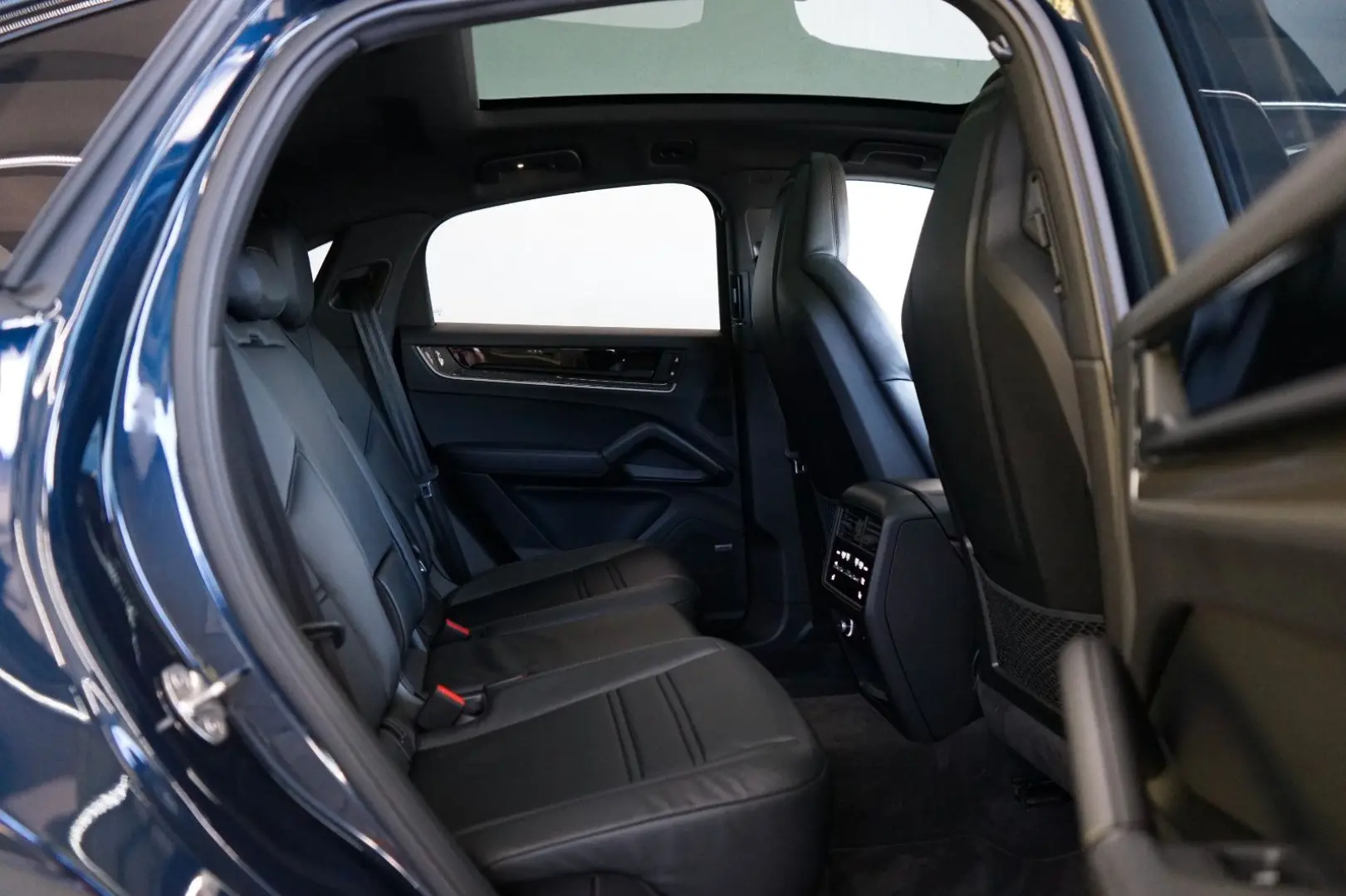 Porsche Cayenne Coupe E-Hybrid/P-Display/NightVision/