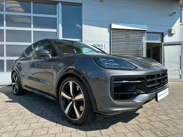 Porsche Cayenne GTS Coupé HEAD-UP
