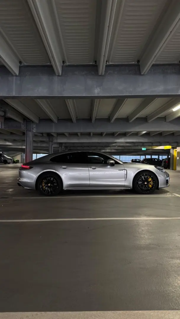 Porsche Panamera Turbo S E-Hybrid |