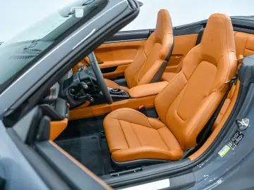 Porsche 992 Carrera Cabrio