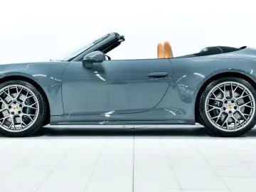 Porsche 992 Carrera Cabrio