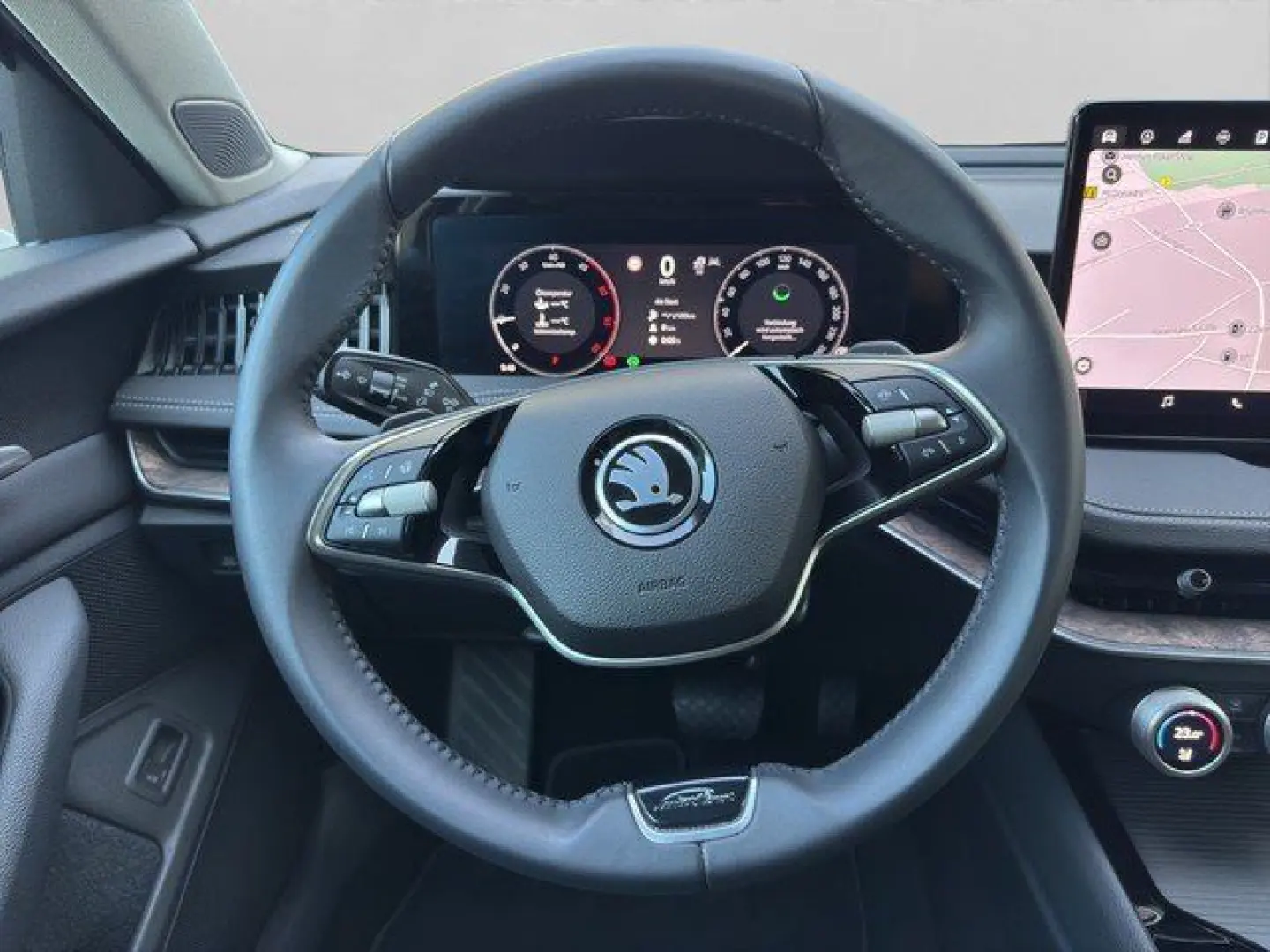 Skoda Superb Lim. 2.0 TDI DSG 4x4 L&K *MATRIX*