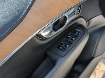 XC90+T8+Recharge+AWD