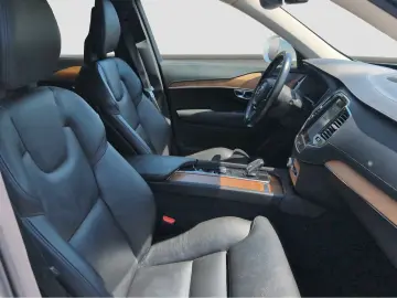 XC90+T8+Recharge+AWD