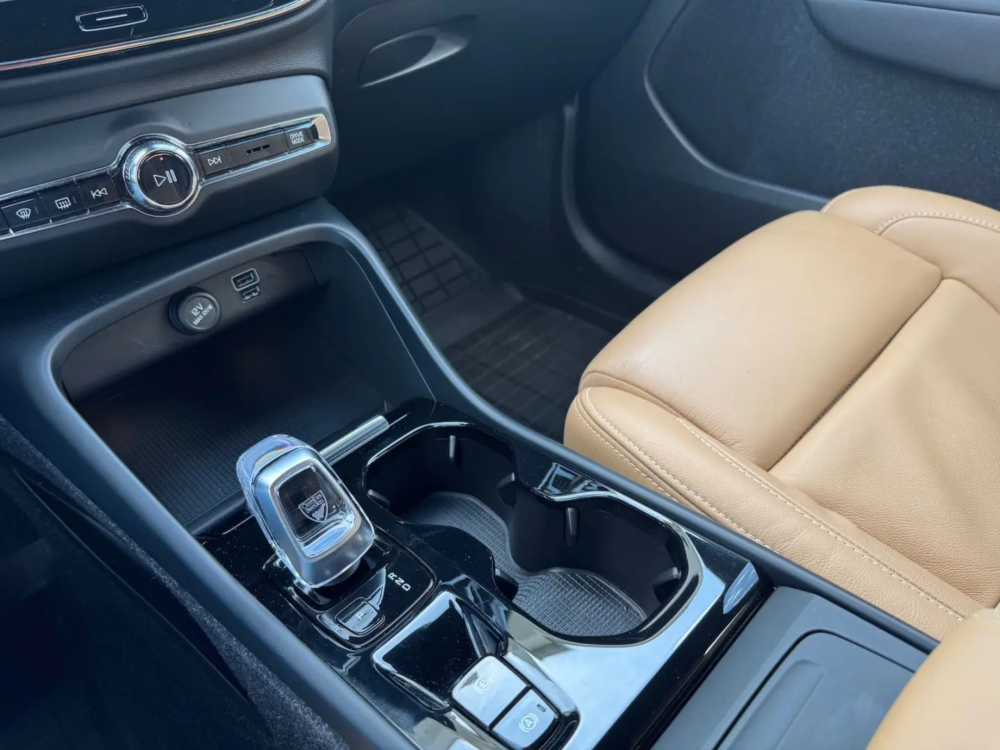 XC40 B5*AWD*Inscription*Standhzg*ACC*RKamera*PDC