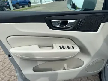 XC60 B5 B AWD Core GJR SiH WINTER FIS LED