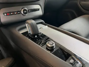 XC90 B5 AWD Plus-Bright 7S Glasd Standh 360° AHK