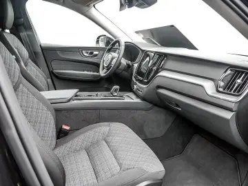 XC60 2.0 Core Recharge Plug-In Hybrid AWD