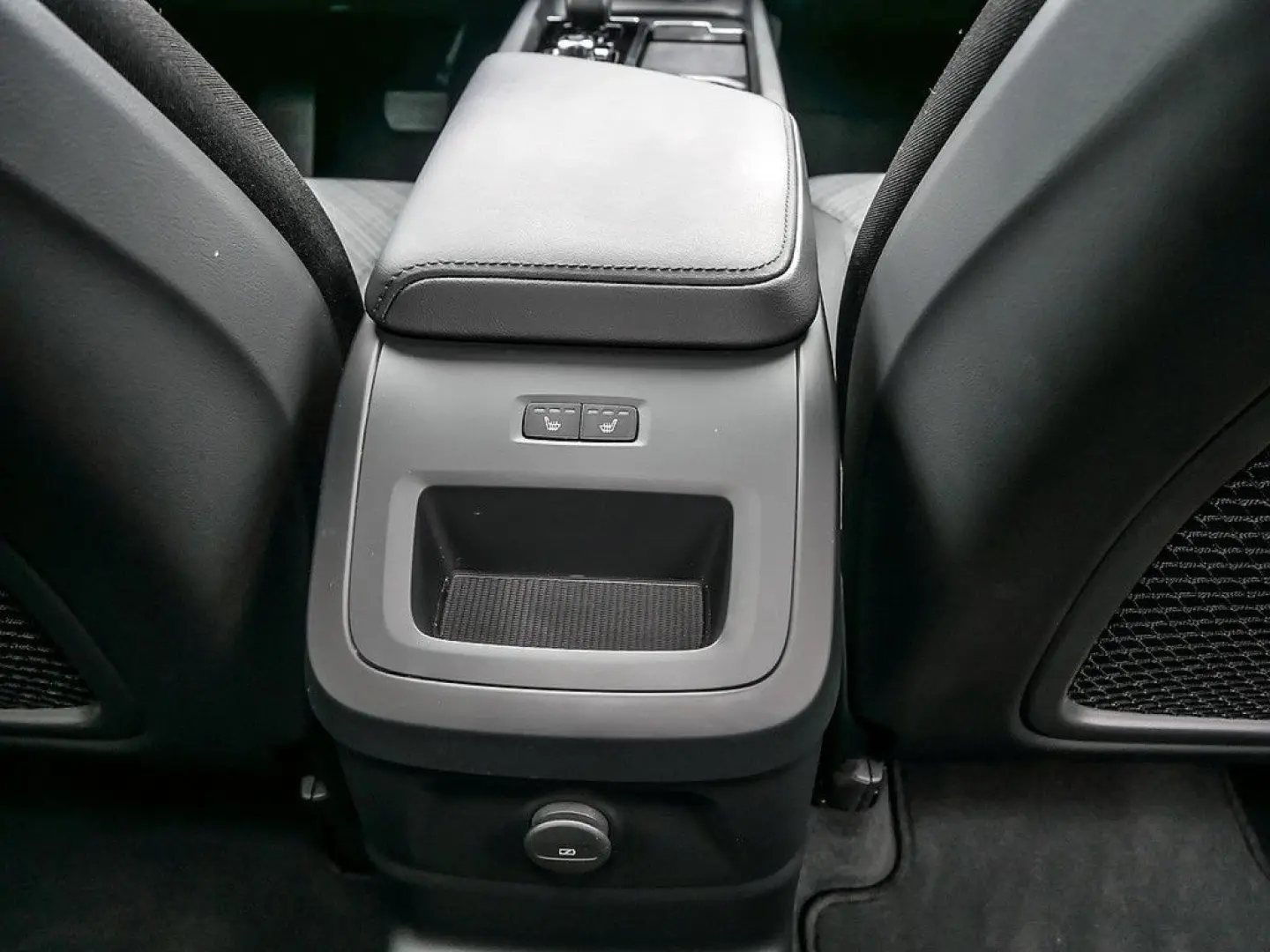 XC60 2.0 Core Recharge Plug-In Hybrid AWD