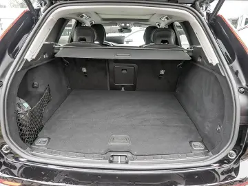 XC60 2.0 Core Recharge Plug-In Hybrid AWD