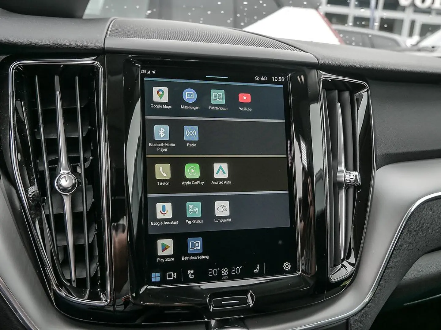 XC60 2.0 Core Recharge Plug-In Hybrid AWD