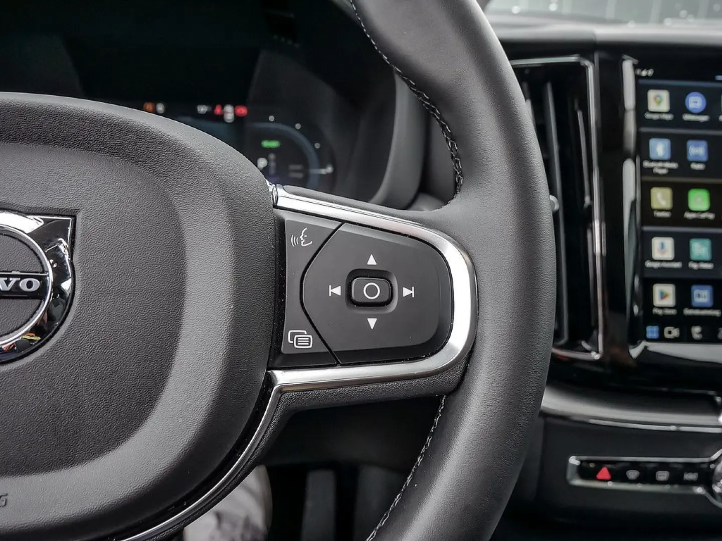 XC60 2.0 Core Recharge Plug-In Hybrid AWD