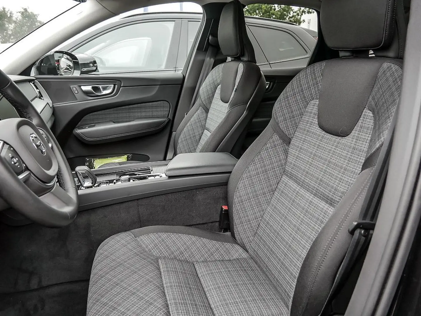 XC60 2.0 Core Recharge Plug-In Hybrid AWD