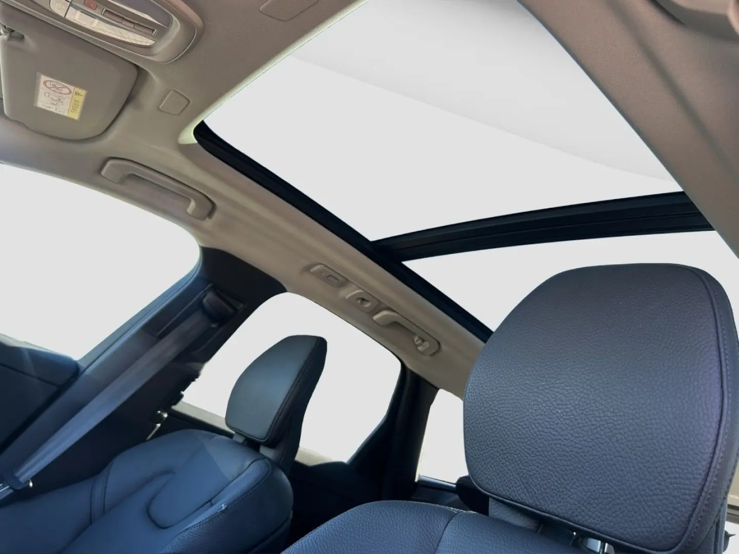 XC60 T8 Plus Dark Plug-In Hybrid AWD/20-Z/360-K
