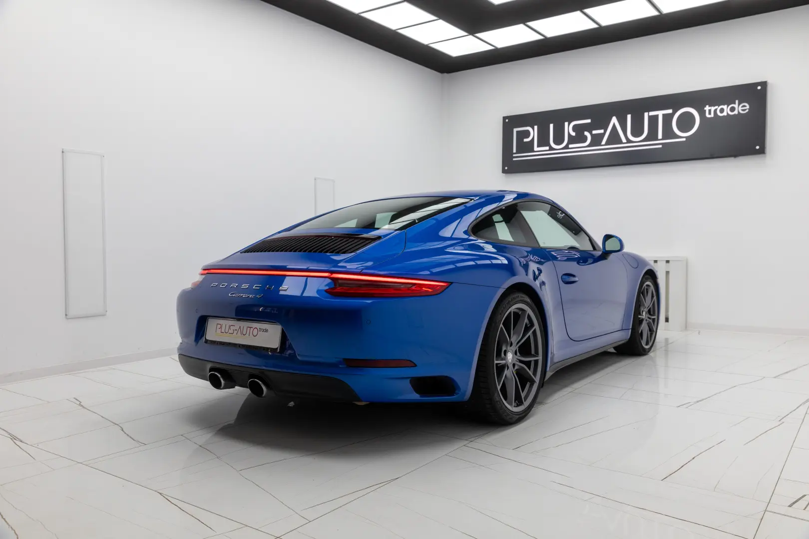 Porsche 911 Carrera 4
