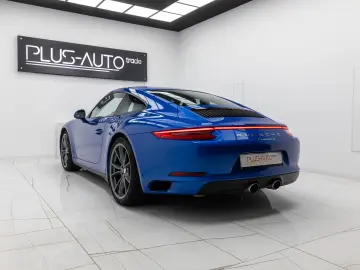 Porsche 911 Carrera 4