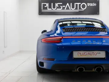 Porsche 911 Carrera 4