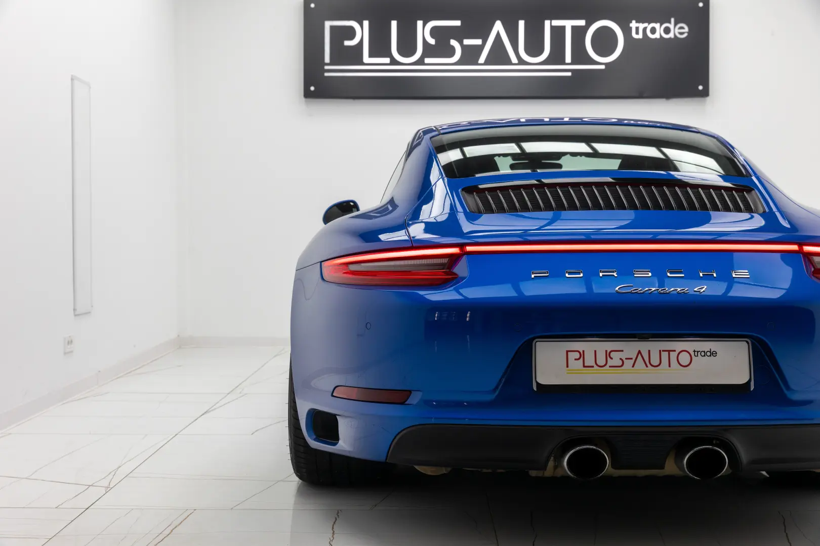 Porsche 911 Carrera 4