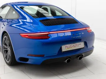Porsche 911 Carrera 4