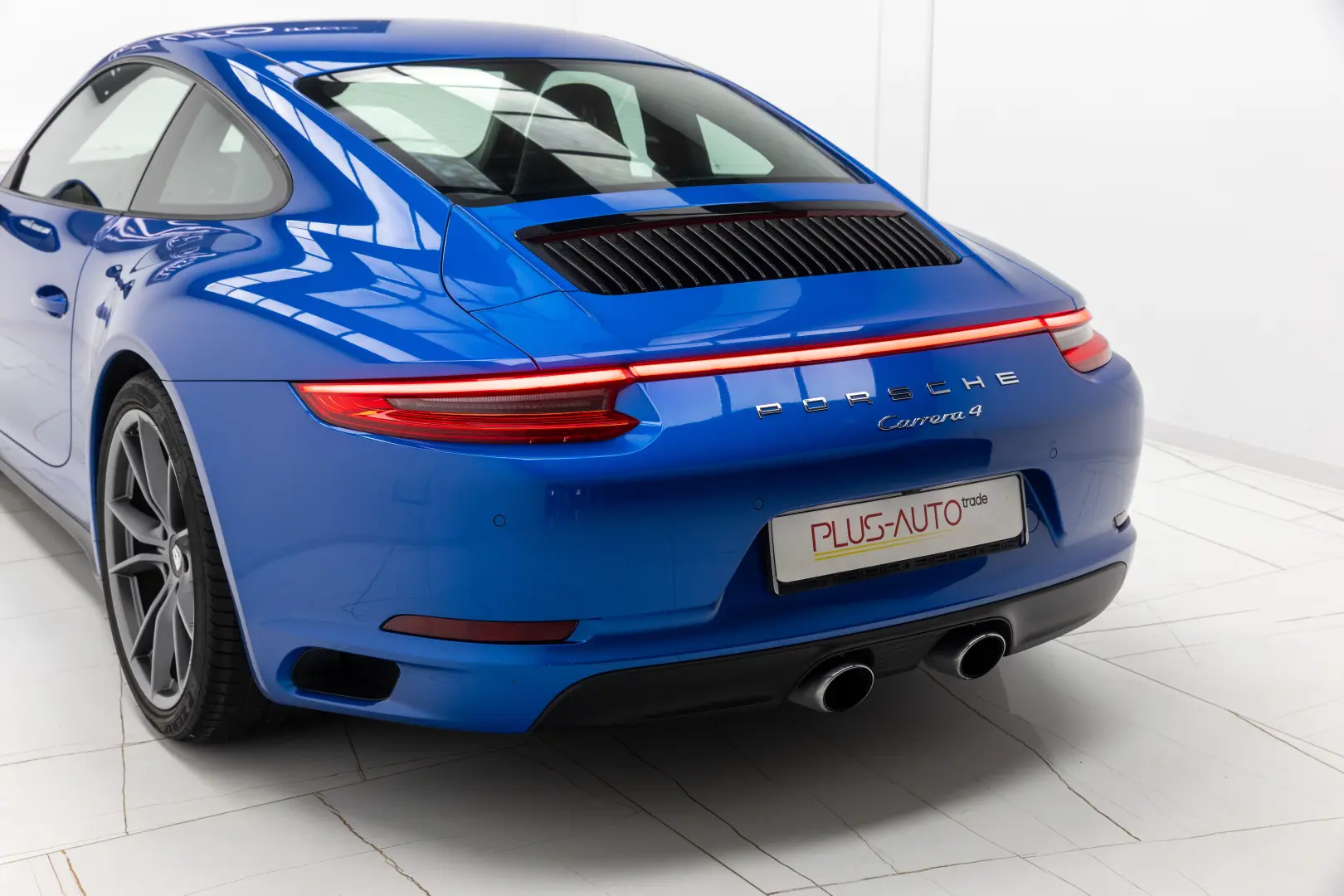 Porsche 911 Carrera 4