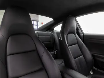 Porsche 911 Carrera 4