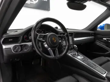 Porsche 911 Carrera 4