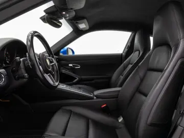 Porsche 911 Carrera 4