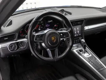 Porsche 911 Carrera 4
