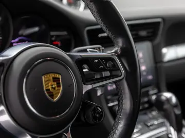 Porsche 911 Carrera 4