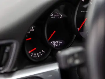 Porsche 911 Carrera 4
