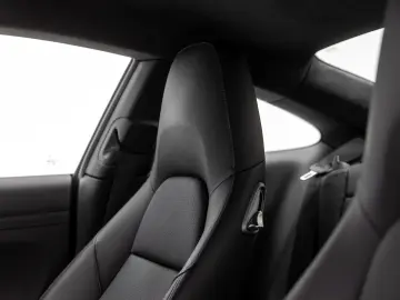 Porsche 911 Carrera 4